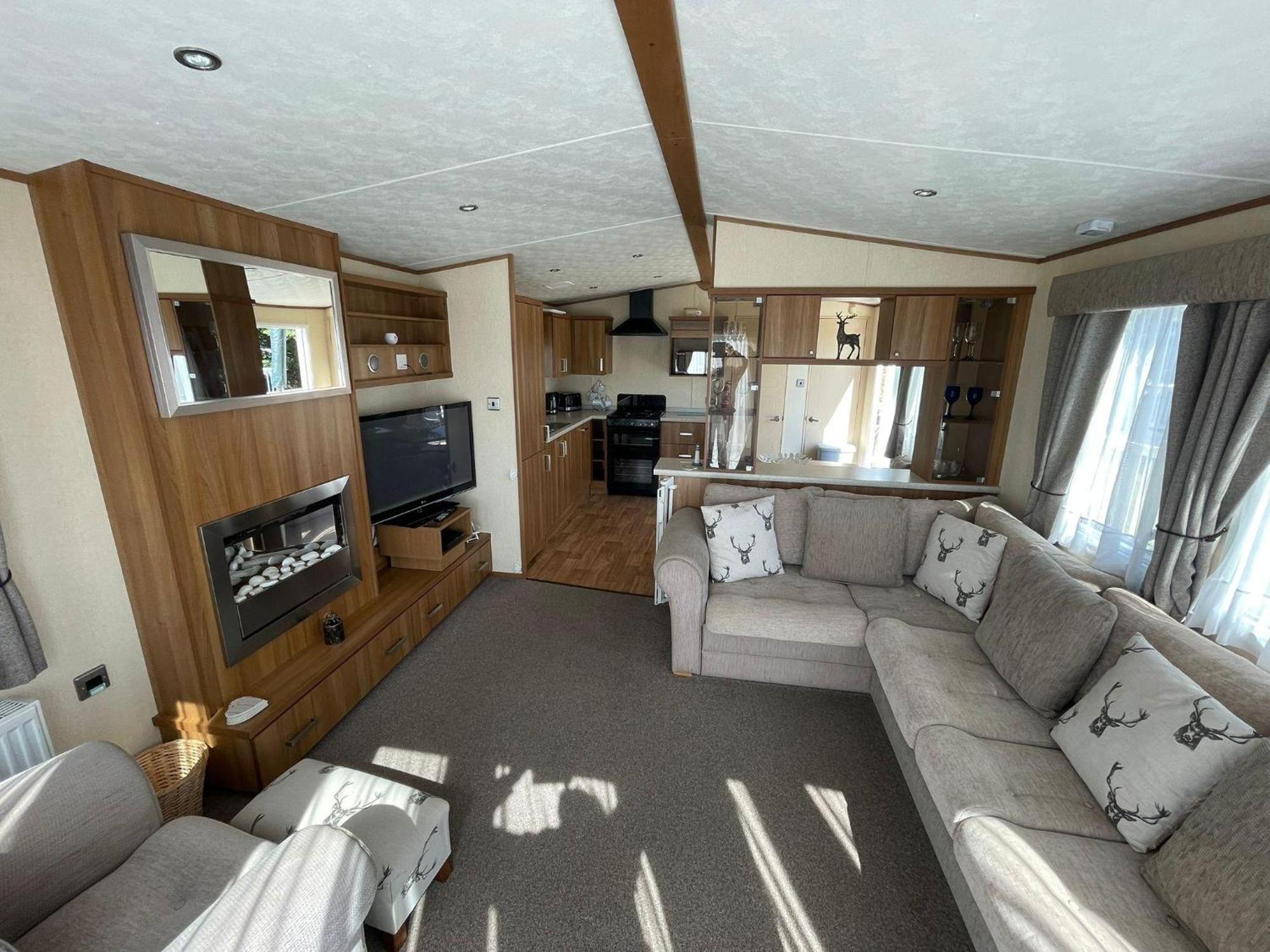 6 Berth Caravan With Decking At Manor Park In Hunstanton Ref 23017H 外观 照片