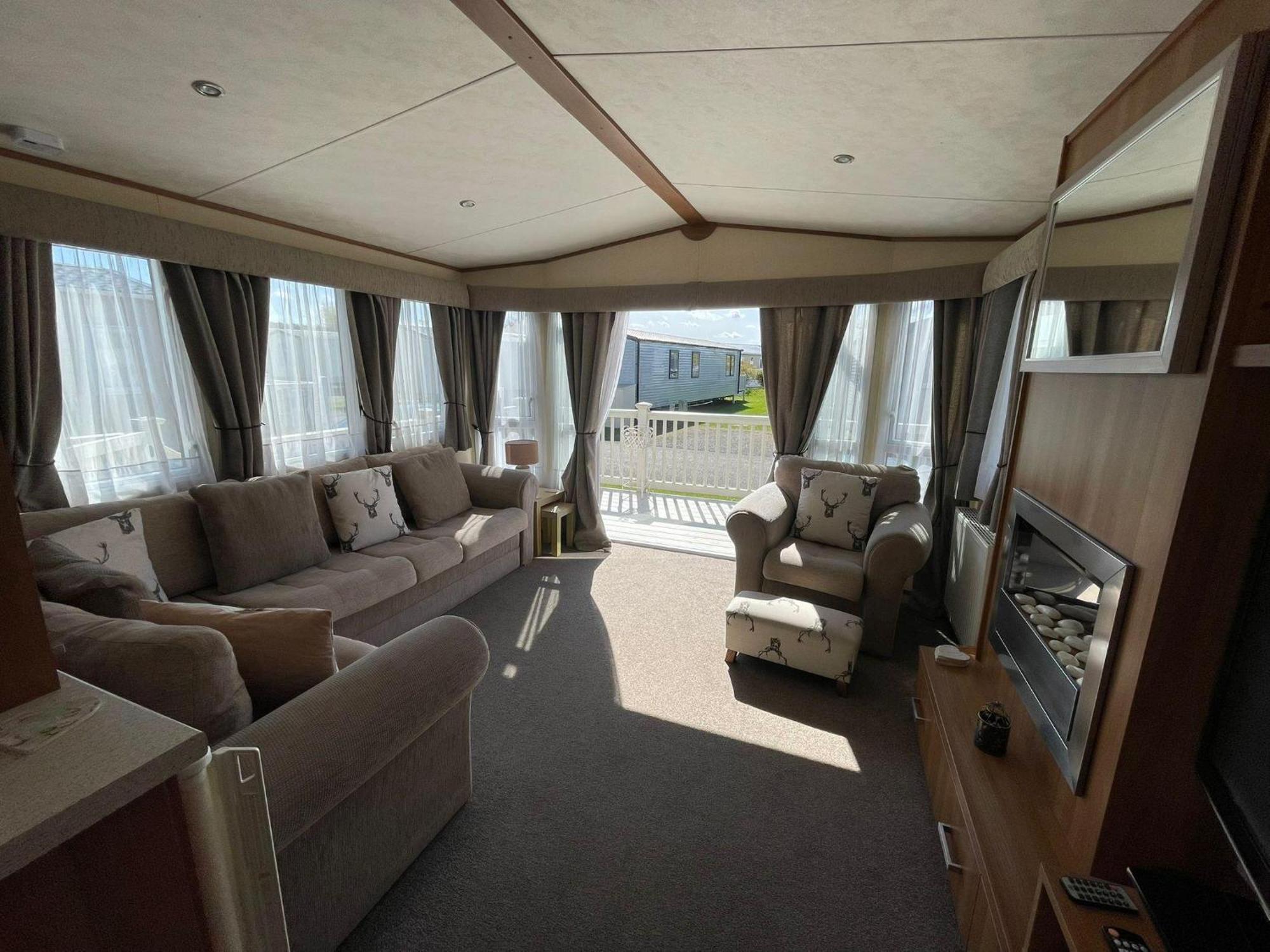 6 Berth Caravan With Decking At Manor Park In Hunstanton Ref 23017H 外观 照片