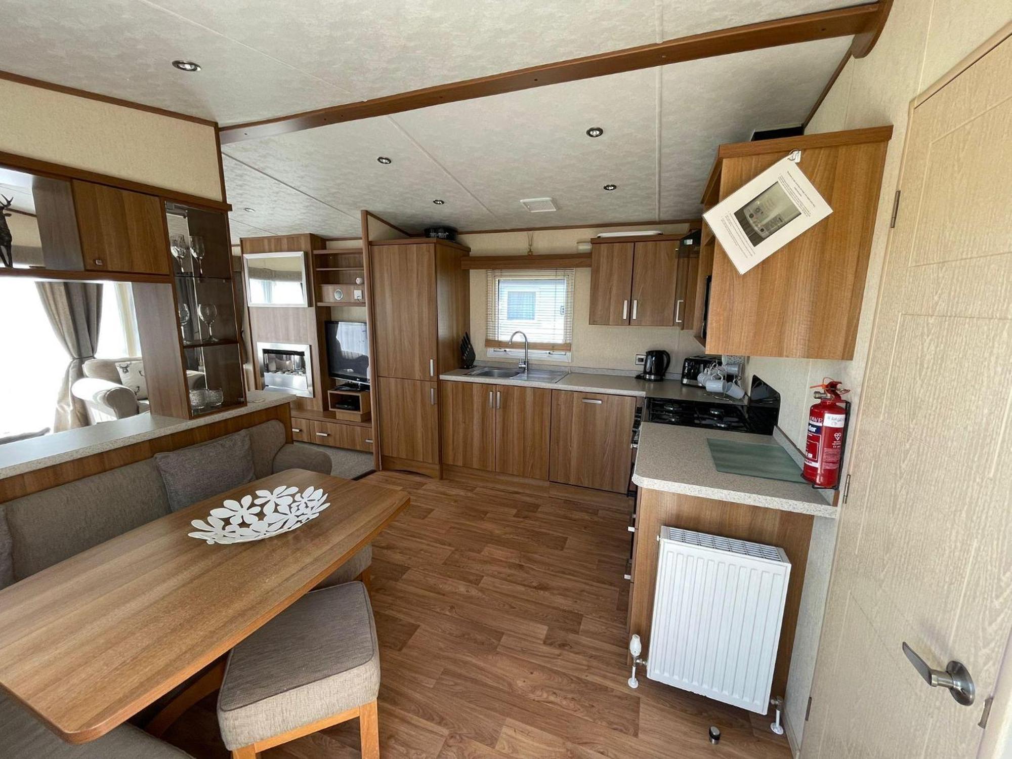 6 Berth Caravan With Decking At Manor Park In Hunstanton Ref 23017H 外观 照片
